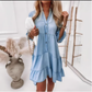 Sommarklänning med volangdetaljer och V-ringning – Lätt denimlook