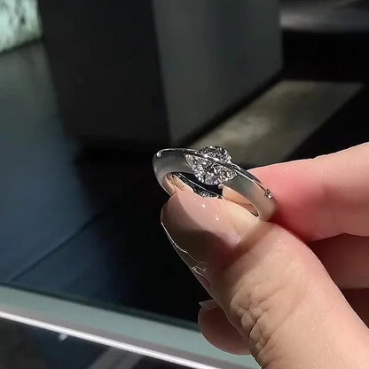 💎 Snurrande diamantring som symboliserar universums stjärna