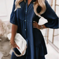 Sommarklänning med volangdetaljer och V-ringning – Lätt denimlook