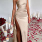 Passar dina kurvor Satin One Shoulder Drape Slit Maxi Dres
