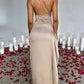 Passar dina kurvor Satin One Shoulder Drape Slit Maxi Dres