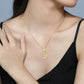 Halsband med elegant och delikat halvmåne för kvinnor