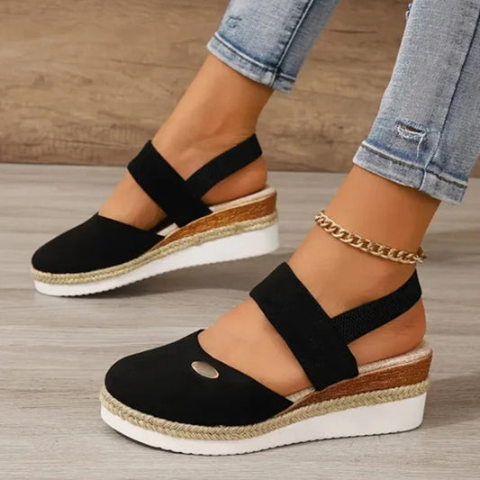 Ortopediska sandaler med sluttande klack i stor storlek
