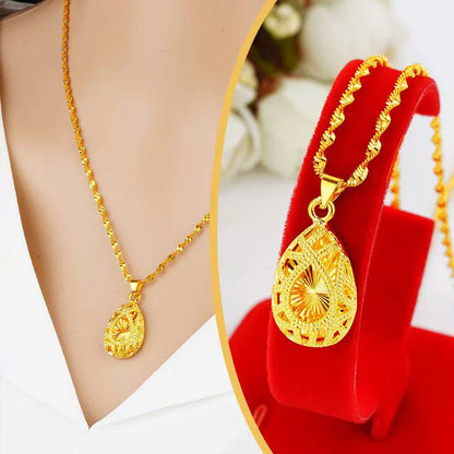 Elegant halsband i legering med droppformad berlock