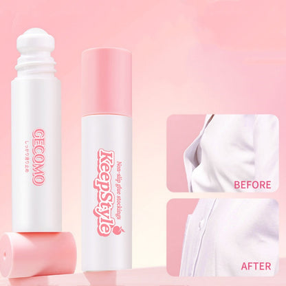 🧴 50% RABATT! 👕 Roll-on halkfritt transparent lim för kläder och hud – Fästning utan rester, osynligt & vattenbeständigt – perfekt för bälten, urringningar eller axelband – diskret hållbarhet hela dagen ✨