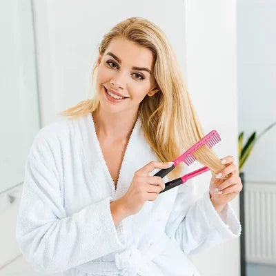 Kam för rakt hår med V-klämma
