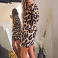 Elegant rundhalsad leopardmönstrad miniklänning