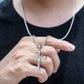✝️ 50 % RABATT ✨ Korshalsband – Silverfärgat, elegant och tidlöst – Perfekt för en andlig eller elegant vardagslook – lätt, diskret och glänsande 💫🕊️💛