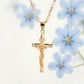 ✝️ 50% RABATT! ✨ Guldkrucifixhalsband – Detaljerat INRI-motiv, justerbar figarokedja och glittrande finish 💛