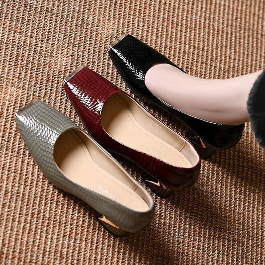 👠 60% RABATT! 🐍 Damskor med Blockklack & Ormskinnsmönster – Metallaccent, Stilren & Perfekt för Fest & Vardag ✨