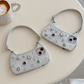 💎 50 % rabatt! Kreativa telefonskal prydda med konstgjorda ädelstenar som utstrålar lyx. Slitstarkt TPU-material ger ett heltäckande skydd. Förvandla din telefon omedelbart till ett snyggt accessoar. 📱👜