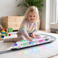 🚂 50% RABATT! 🔥 Elektriskt snabbtåg leksak med ljus & musik – Blinkande lampor & äkta tågljud – Enkel fjärrkontroll, perfekt för barn från 3 år – stimulerar fantasi och motorik 🎶