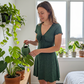 🌸 50 % RABATT JUST NU! 🌸 Mini-klänning med V-ringning och figurnära passform för damer