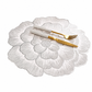 ⏳Tidsbegränsat 50% rabatt⏰Nordisk stil Metallisk pionblomma PVC-undersättning | Värmebeständig, halkfri och vattentät matta för matbordet🍽️💛🌹